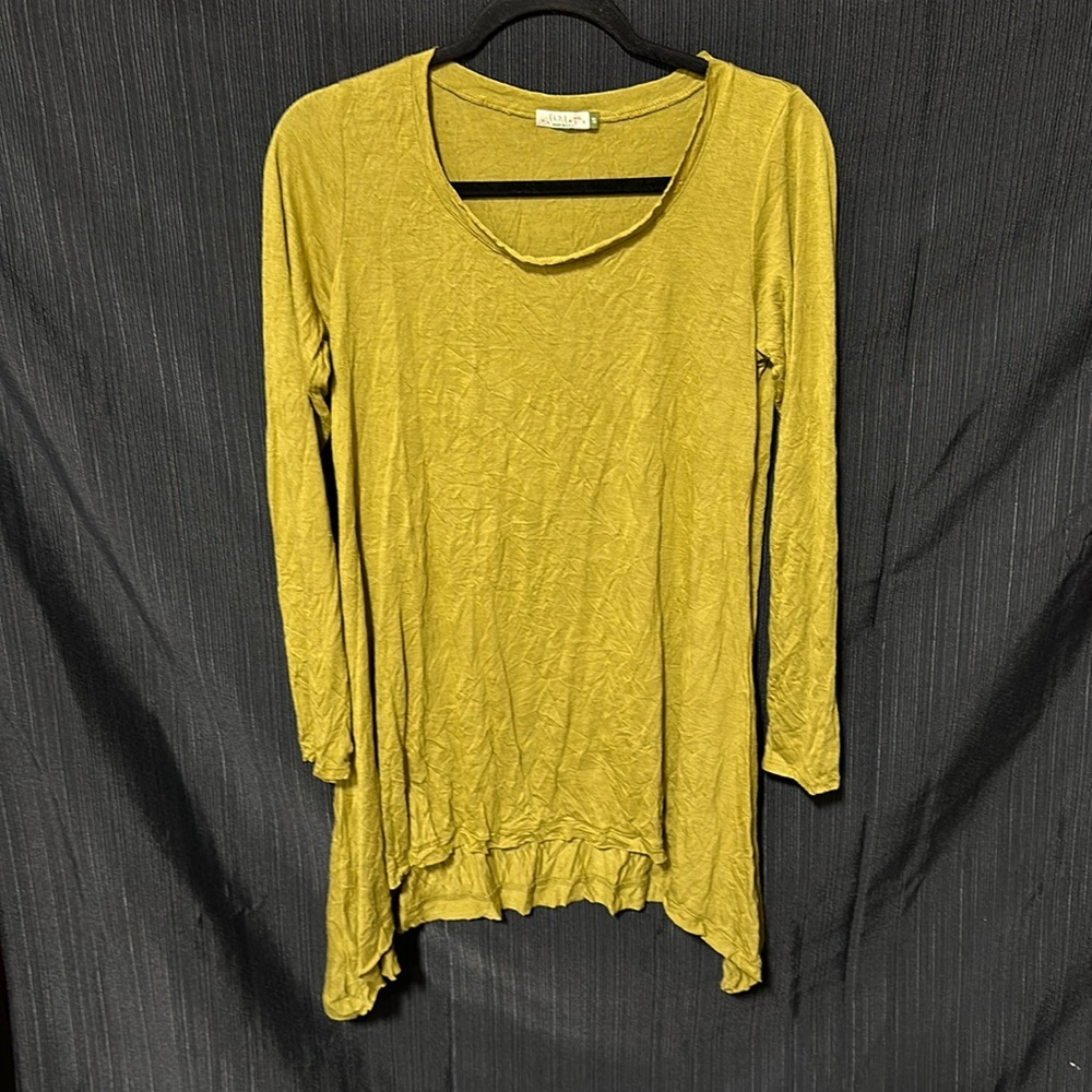 Chalet brand Green super soft‎ material hi lo top / Size S / P-27